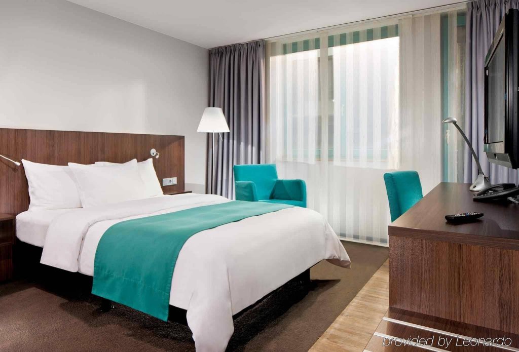 Фото отеля 1