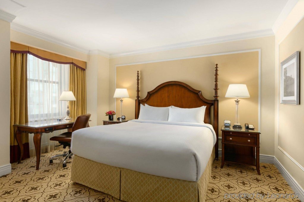 Фото Fairmont Hotel Vancouver