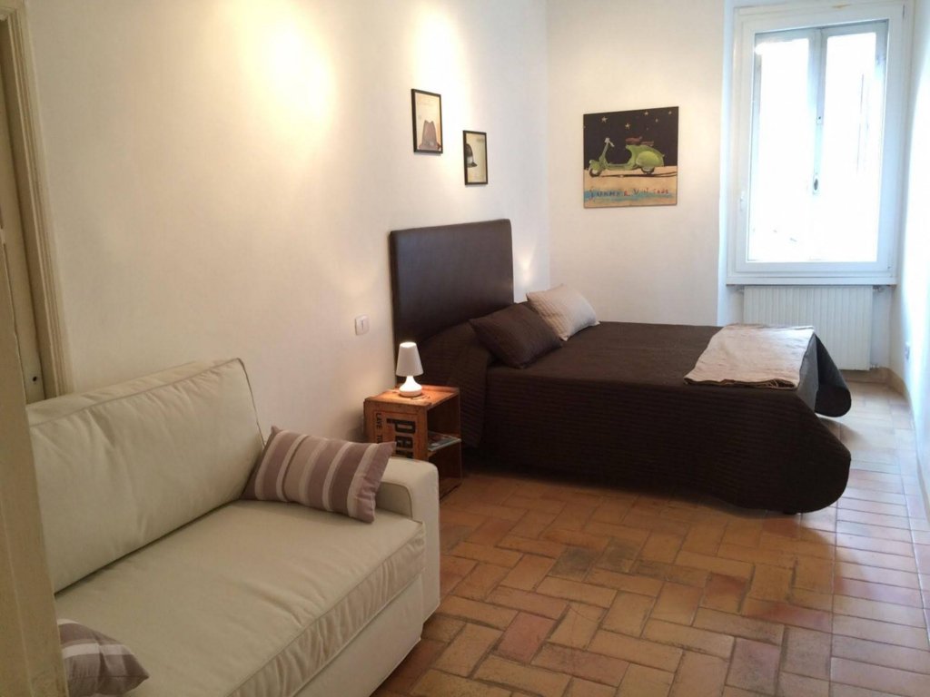 Фото Purple Home Tulip