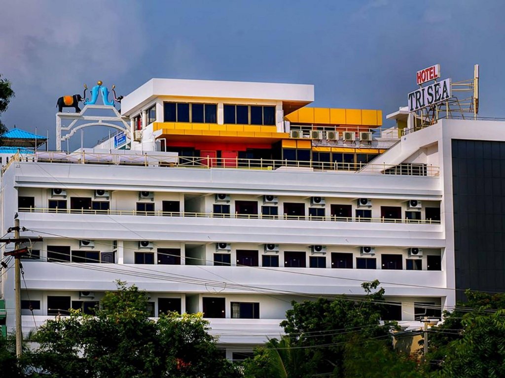 Фото Tri Sea Hotel