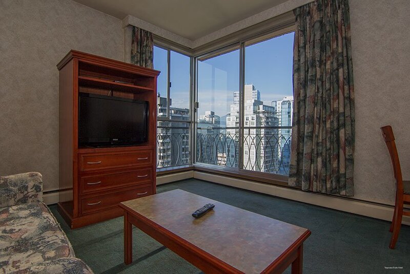 Фото Tropicana Suite Hotel