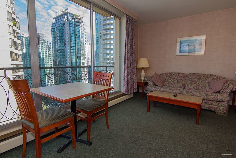 Фото Tropicana Suite Hotel