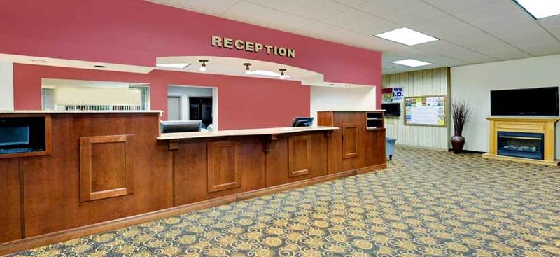 Фото Norwood Inn and Suites Worthington