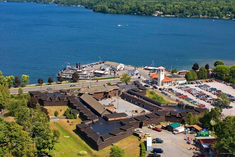 Гостиница Fort William Henry Hotel and Conference Center