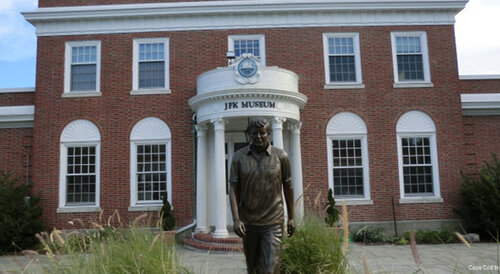 Внешний вид отеля Cape Cod Inn в Барнстейбле, фото 3