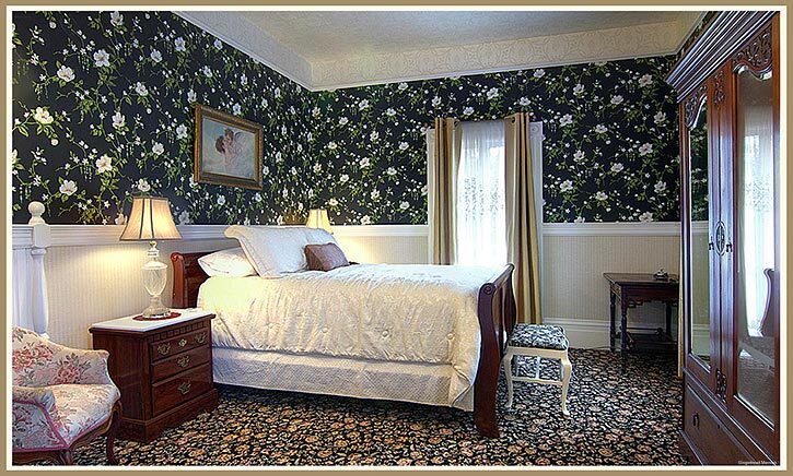 Фото Gingerbread Mansion Inn