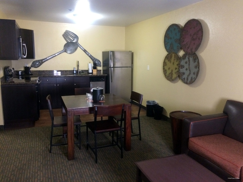 Фото Oxford Suites Redding