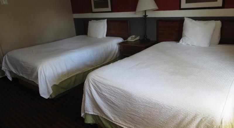 Фото The L Motel