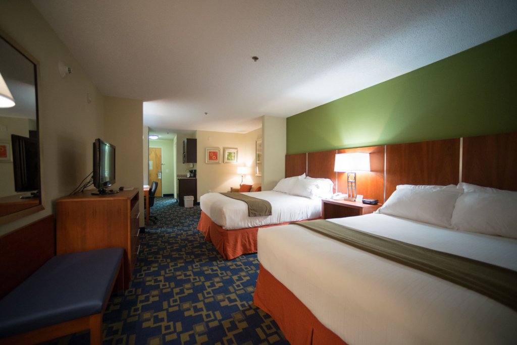 Фото Holiday Inn Express Hotel & Suites Raleigh-Wakefield, an Ihg Hotel