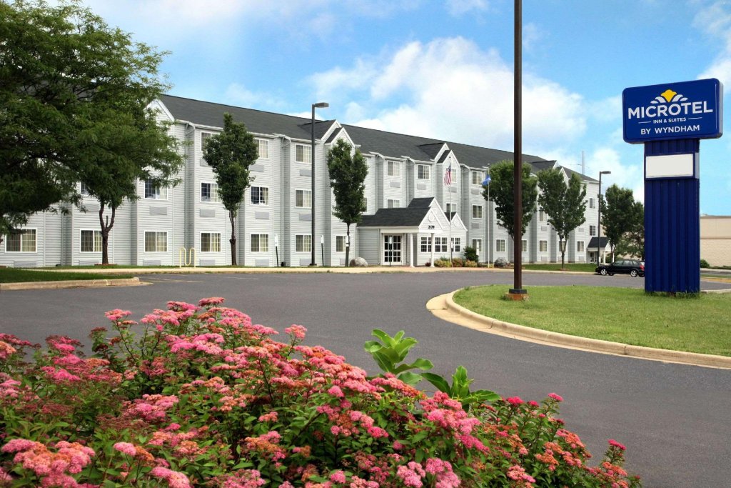 Фото Microtel Inn & Suites by Wyndham Madison East