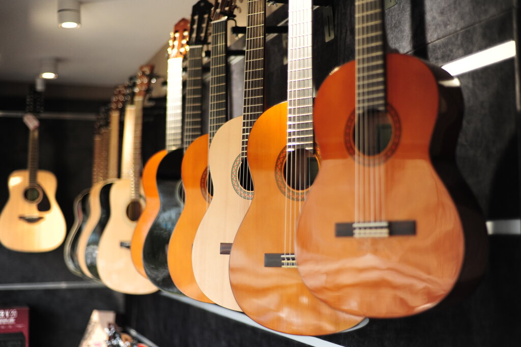 Enstrüman mağazaları Yamaha musical instrument store, Taşkent, foto