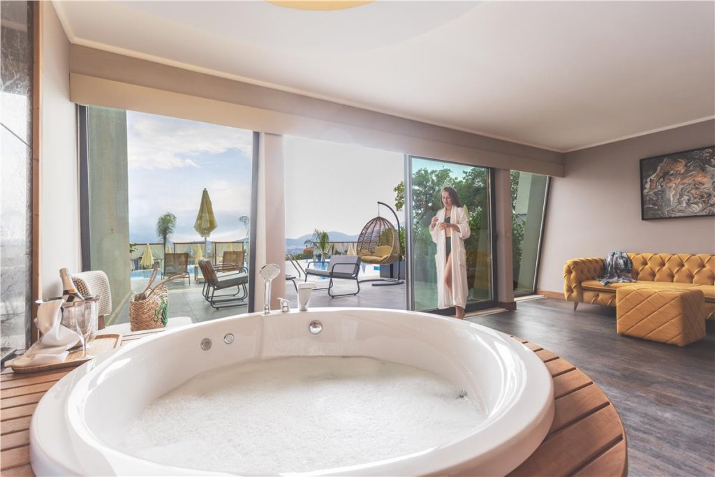 Фото Orka Cove Hotel