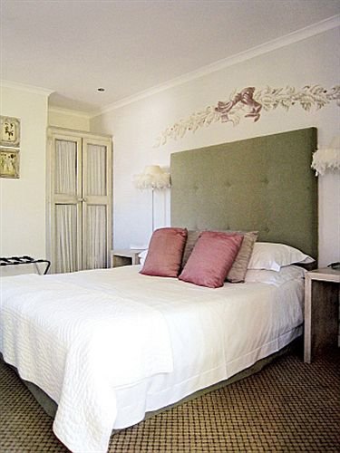 Фото 5 Seasons Guest House