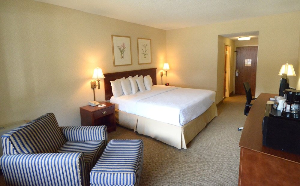 Фото English Inn of Charlottesville