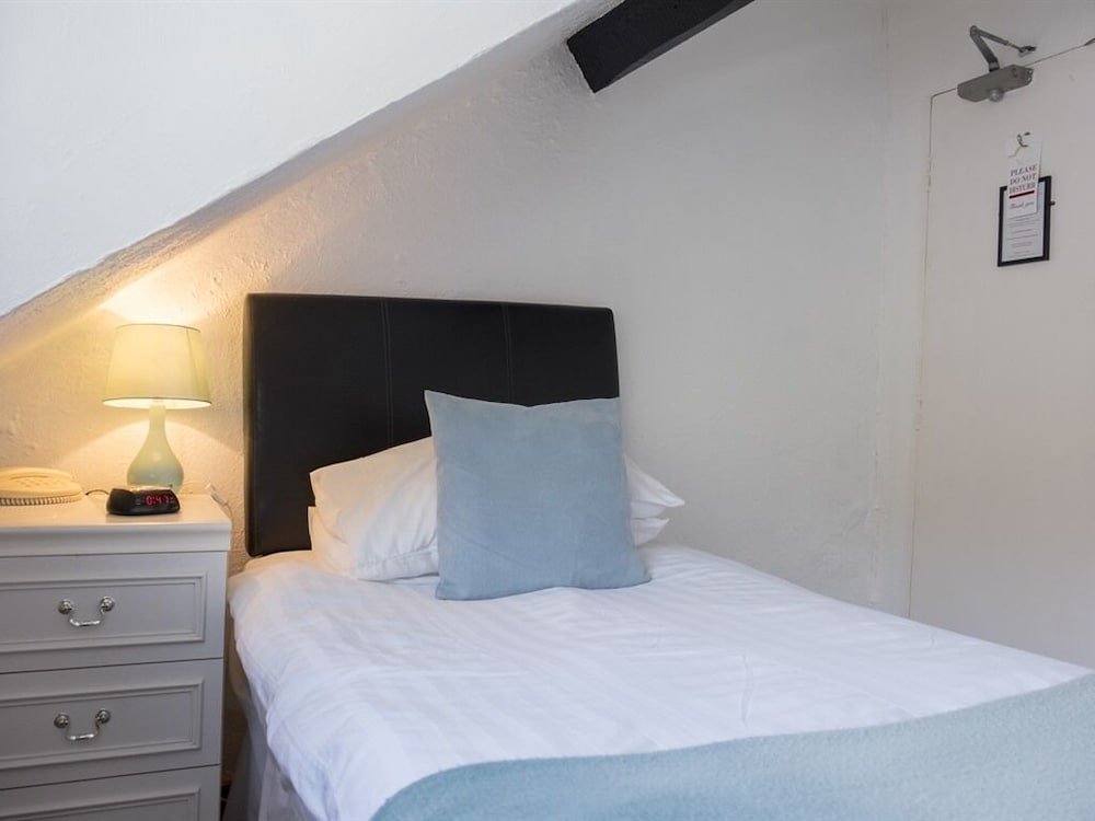 Фото Gwesty Minffordd Hotel