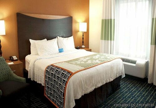 Гостиница Fairfield Inn & Suites by Marriott Kansas City Overland Park в Оверлэнд Парк