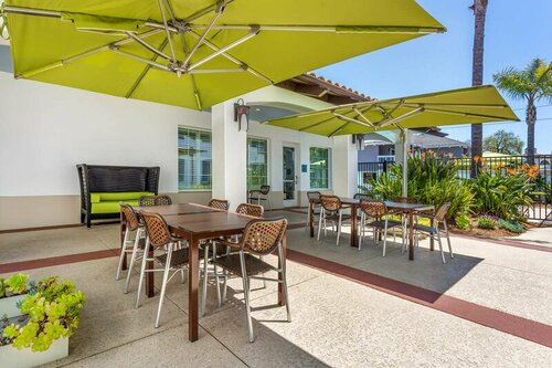 Гостиница Best Western Plus Capitola By-the-sea Inn & Suites в Вест Сакраменто