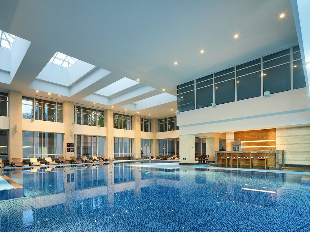 Фото Hualuxe Ningbo Harbor City, an Ihg Hotel