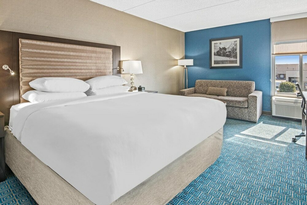 Фото DoubleTree by Hilton Roseville Minneapolis