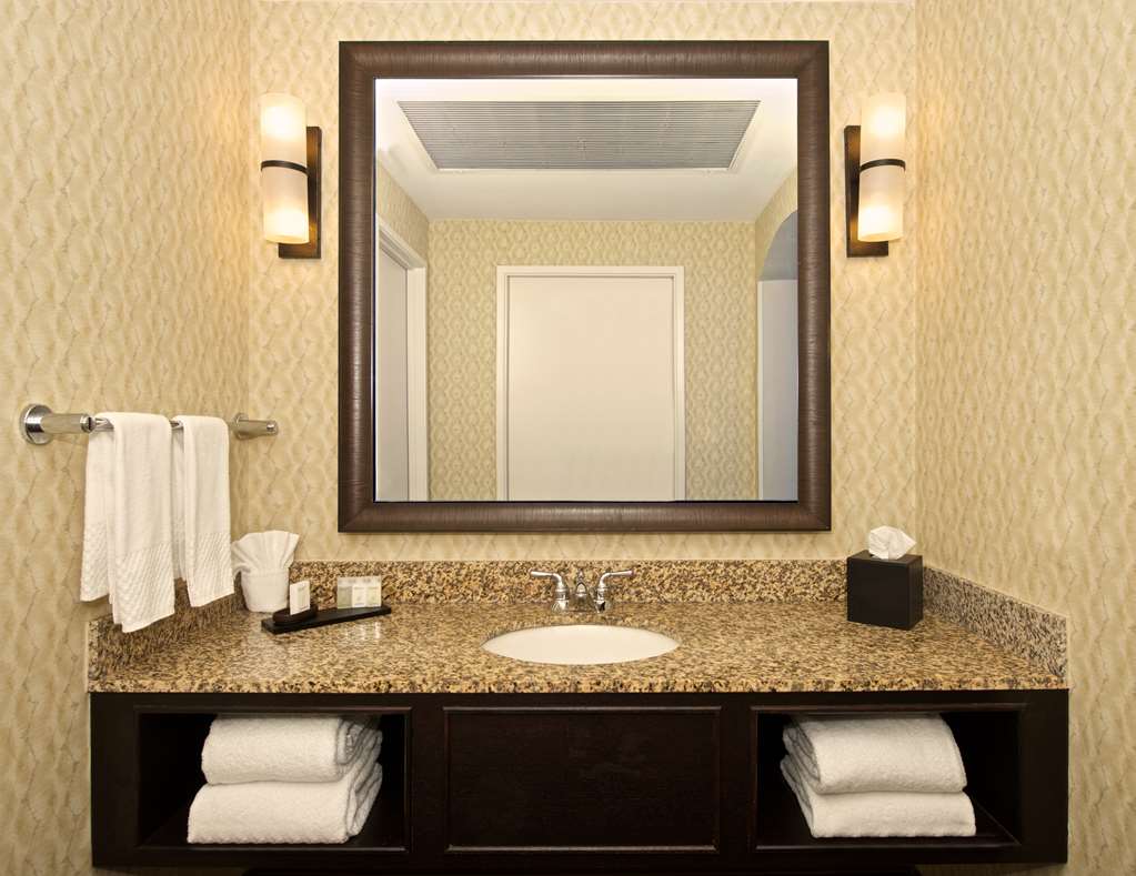 Фото Embassy Suites by Hilton Flagstaff