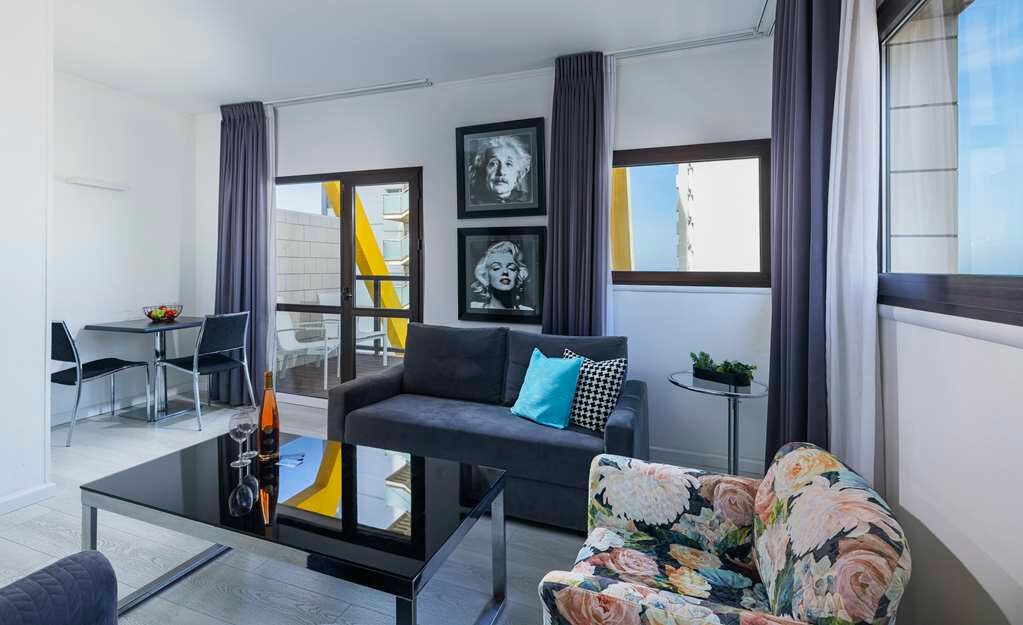 Фото Best Western Regency Suites Hotel