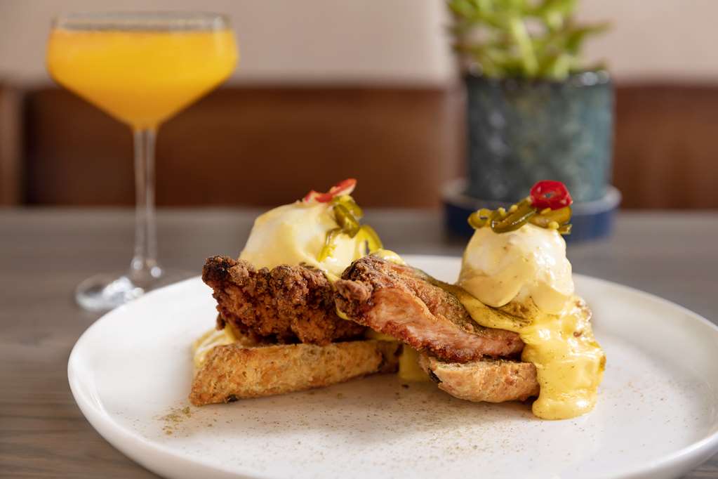 Фото The Slate Denver, Tapestry Collection by Hilton