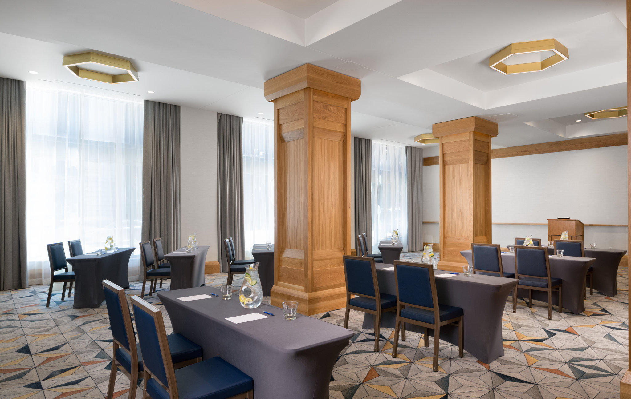 Фото Kimpton Schofield Hotel, an Ihg Hotel