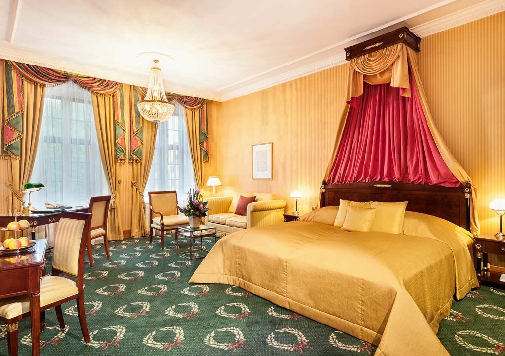 Фото Best Western Premier Grand Hotel Russischer Hof