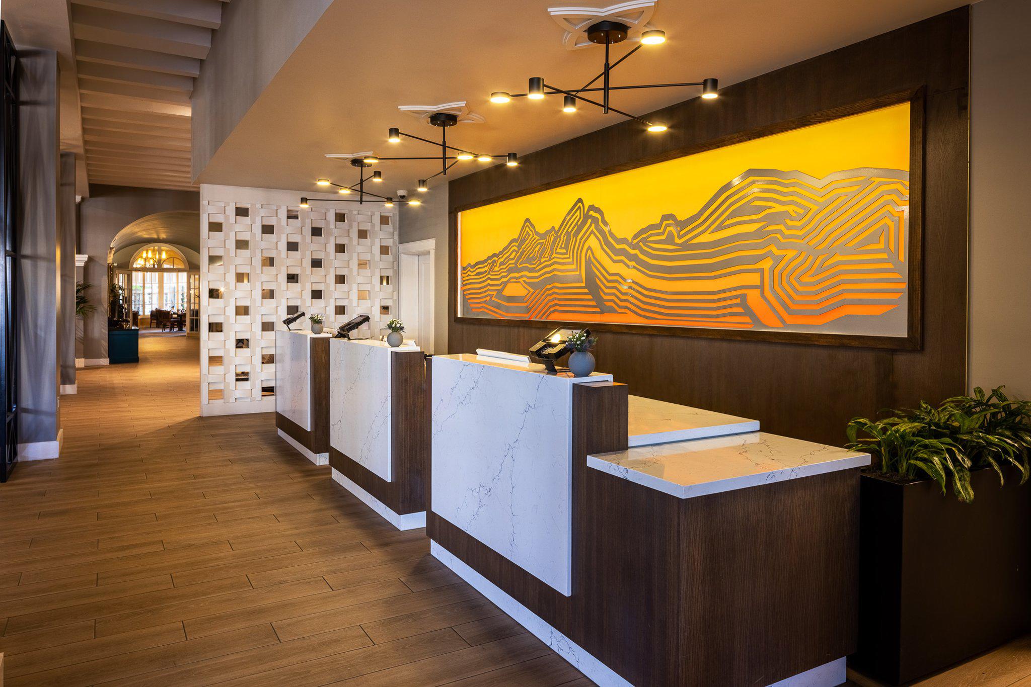 Фото Crowne Plaza Phoenix - Chandler Golf Resort, an Ihg Hotel