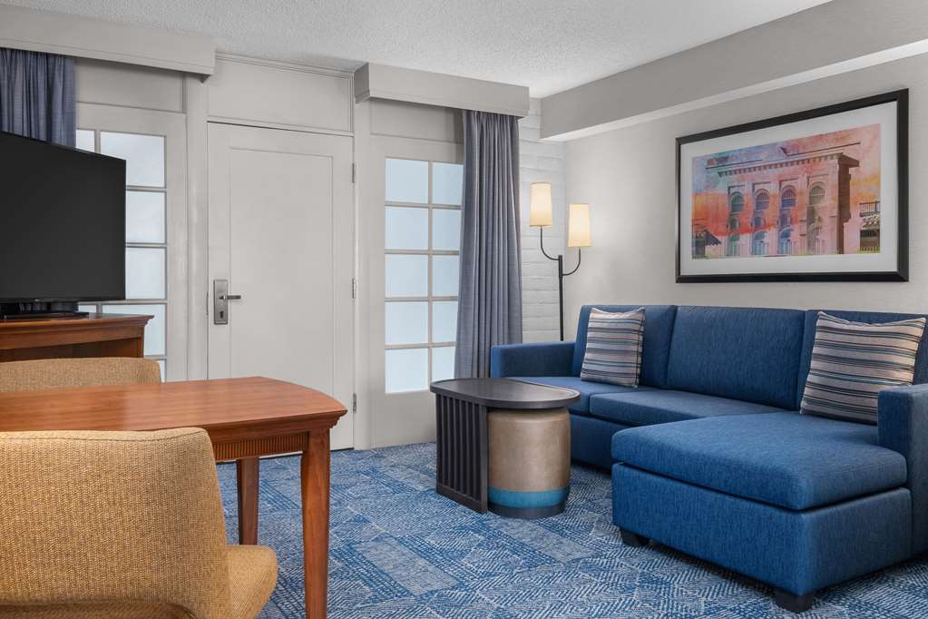 Фото Embassy Suites by Hilton El Paso