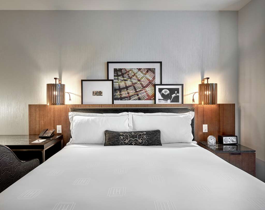Фото LondonHouse Chicago, Curio Collection by Hilton