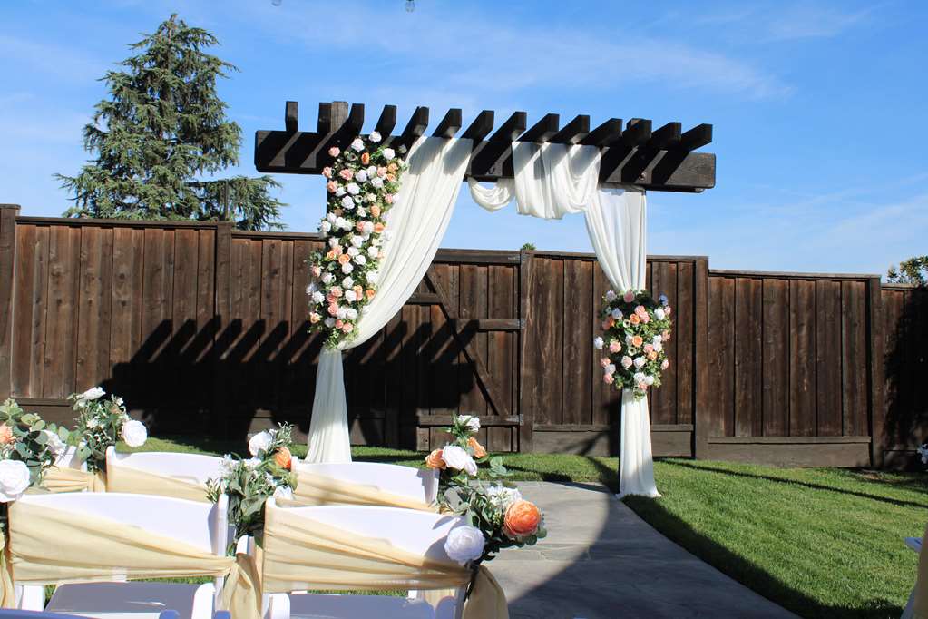 Фото Hilton Sacramento Arden West