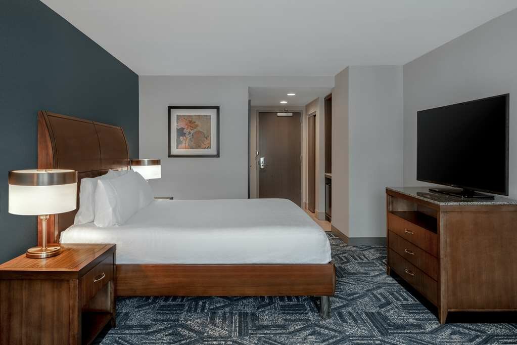 Фото Hilton Garden Inn Burlington Downtown