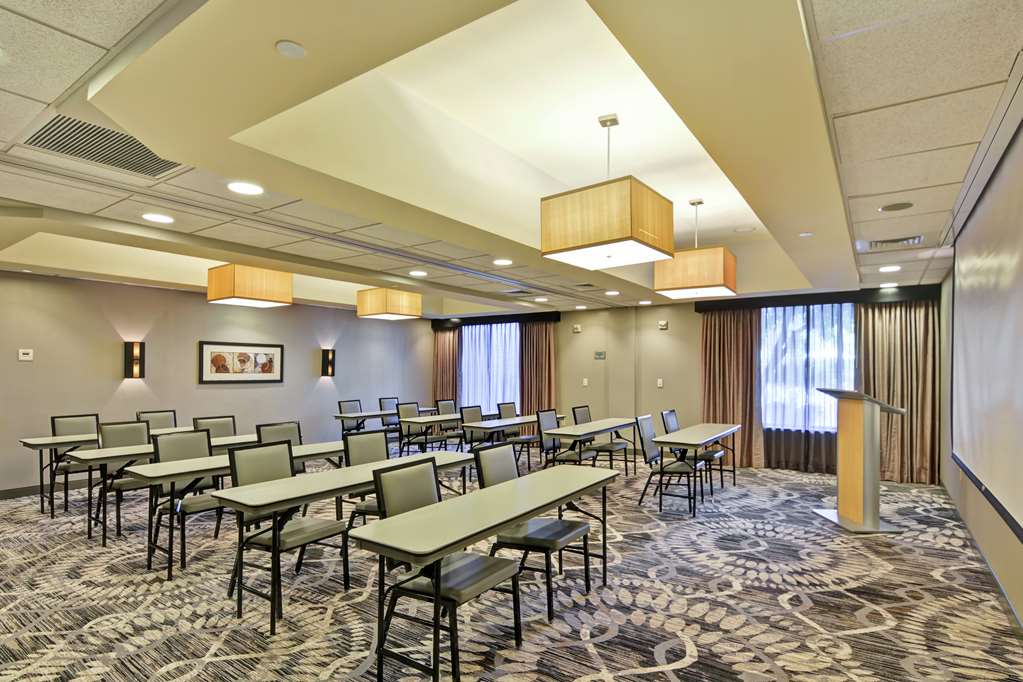 Фото DoubleTree by Hilton Hotel Baton Rouge
