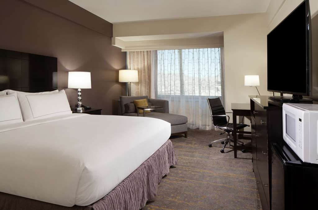 Фото DoubleTree by Hilton El Paso Downtown