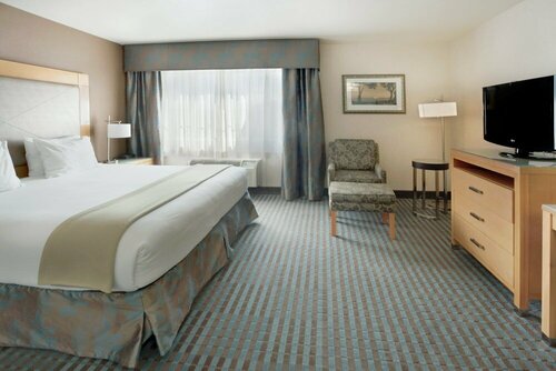 Гостиница Holiday Inn Express Monterey-Cannery Row, an Ihg Hotel в Монтерее