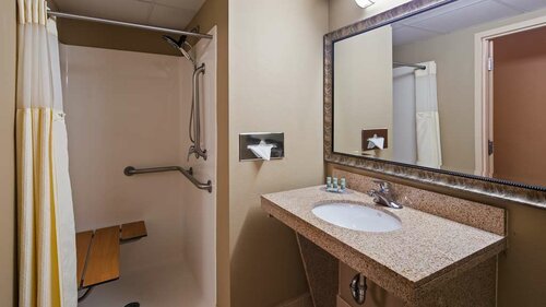 Гостиница Best Western Crossroads Of The Bluffs в Каунсил Блаффс