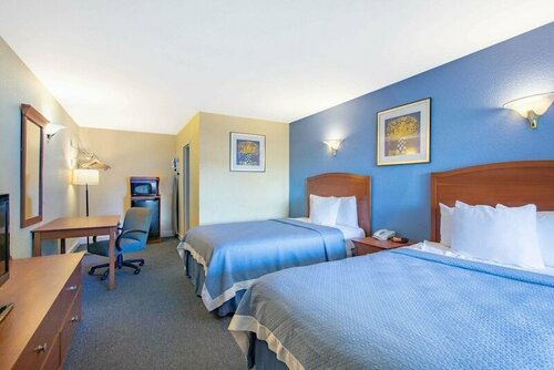 Гостиница Days Inn by Wyndham Elmsford White Plains в Элмсфорде