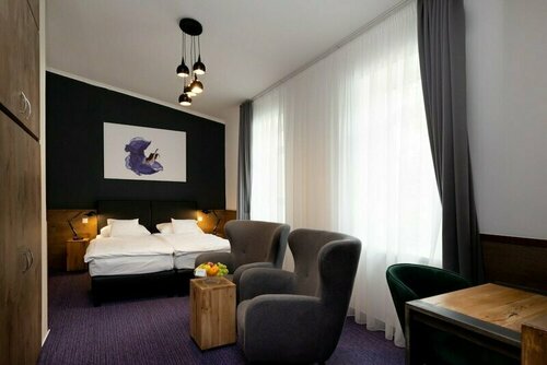 Гостиница Garda Hotel в Сомбатхее
