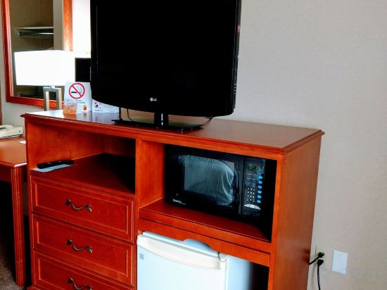 Фото Super 8 by Wyndham High Level Ab