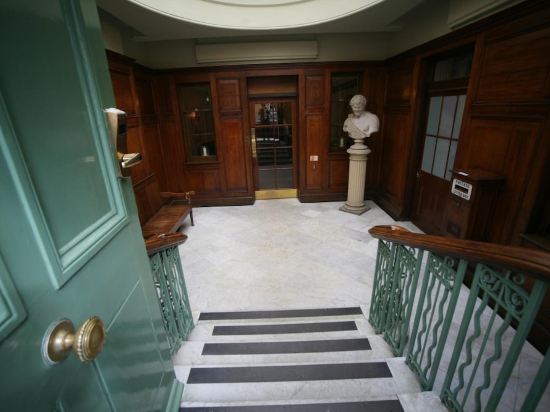 Фото Winchester Royal Hotel