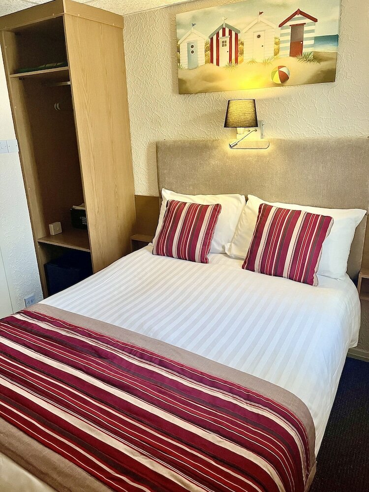 Фото Clifton Court Metro Hotel