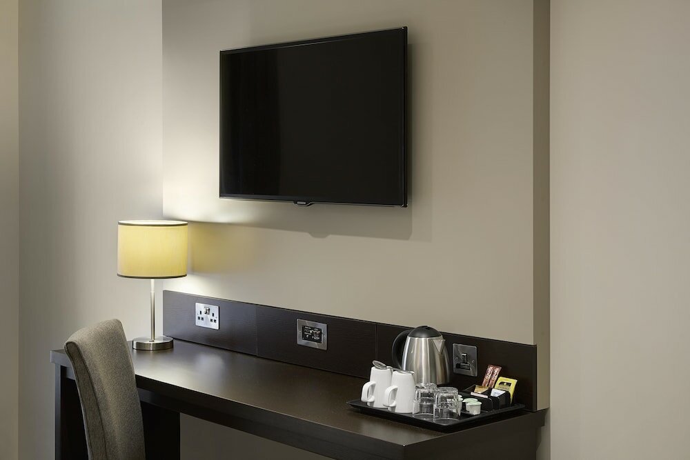 Фото Premier Inn Southampton Airport Hotel