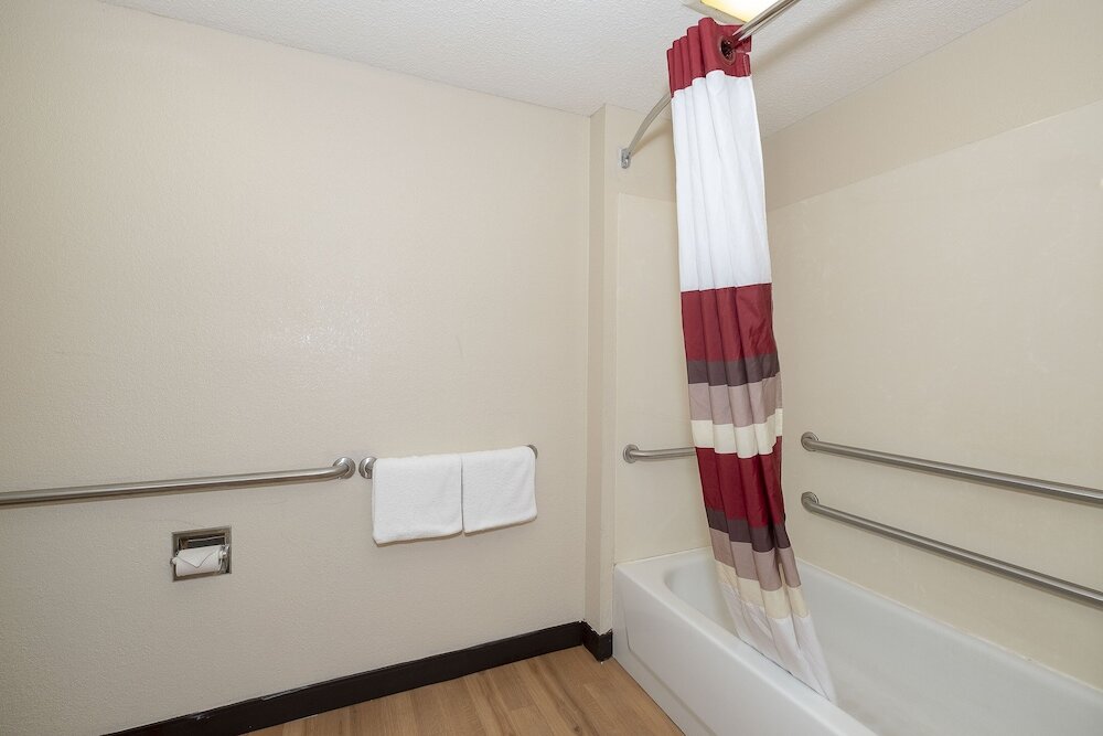 Фото Red Roof Inn Mt Laurel