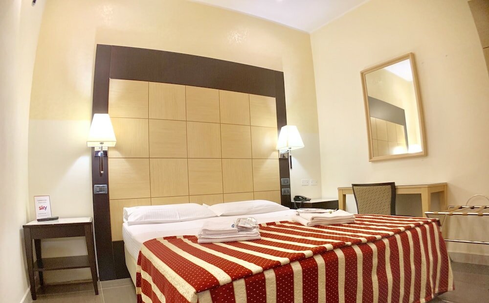Фото Hotel Fiorella Milano