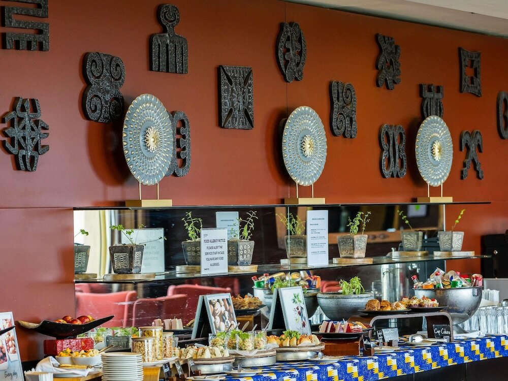 Фото Movenpick Ambassador Hotel