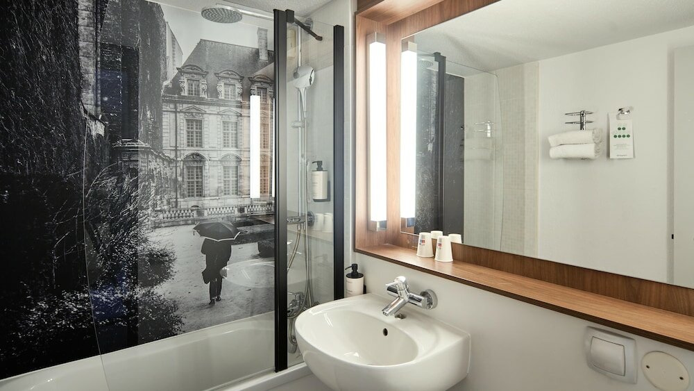 Фото Campanile Cergy Pontoise