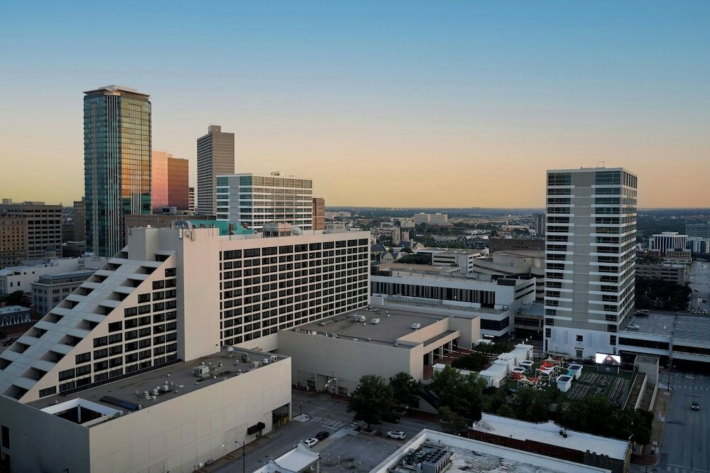 Фото The Worthington Renaissance Fort Worth Hotel