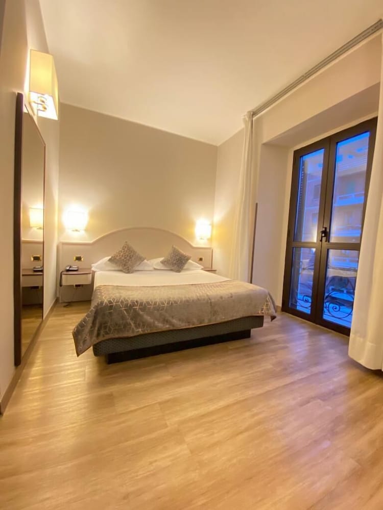 Фото Mokinba Hotels Baviera