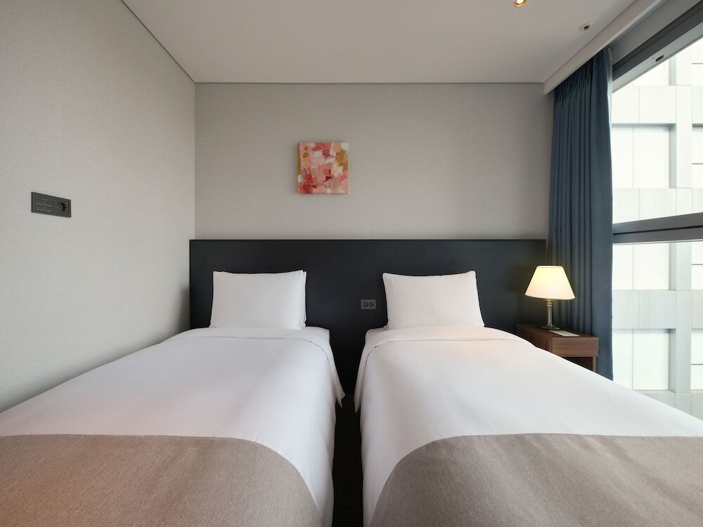Фото Stanford Hotel Myeongdong